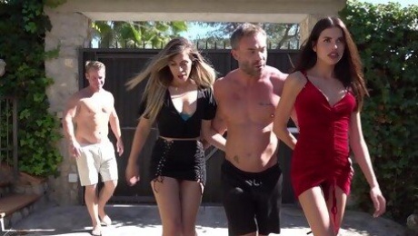 Outdoor group dicking with sexy Luna Black X & Valeria Fuentes